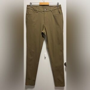 Lululemon ABC Slim-Fit 5 Pocket Pant 37"L *Warpstreme
Artifact Men’s size 32
